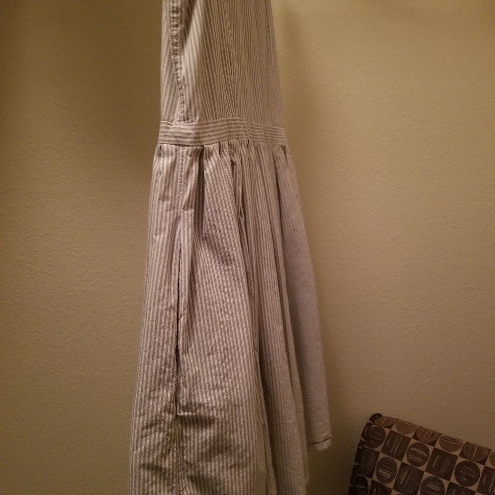 Dress - Picture 2 of 4